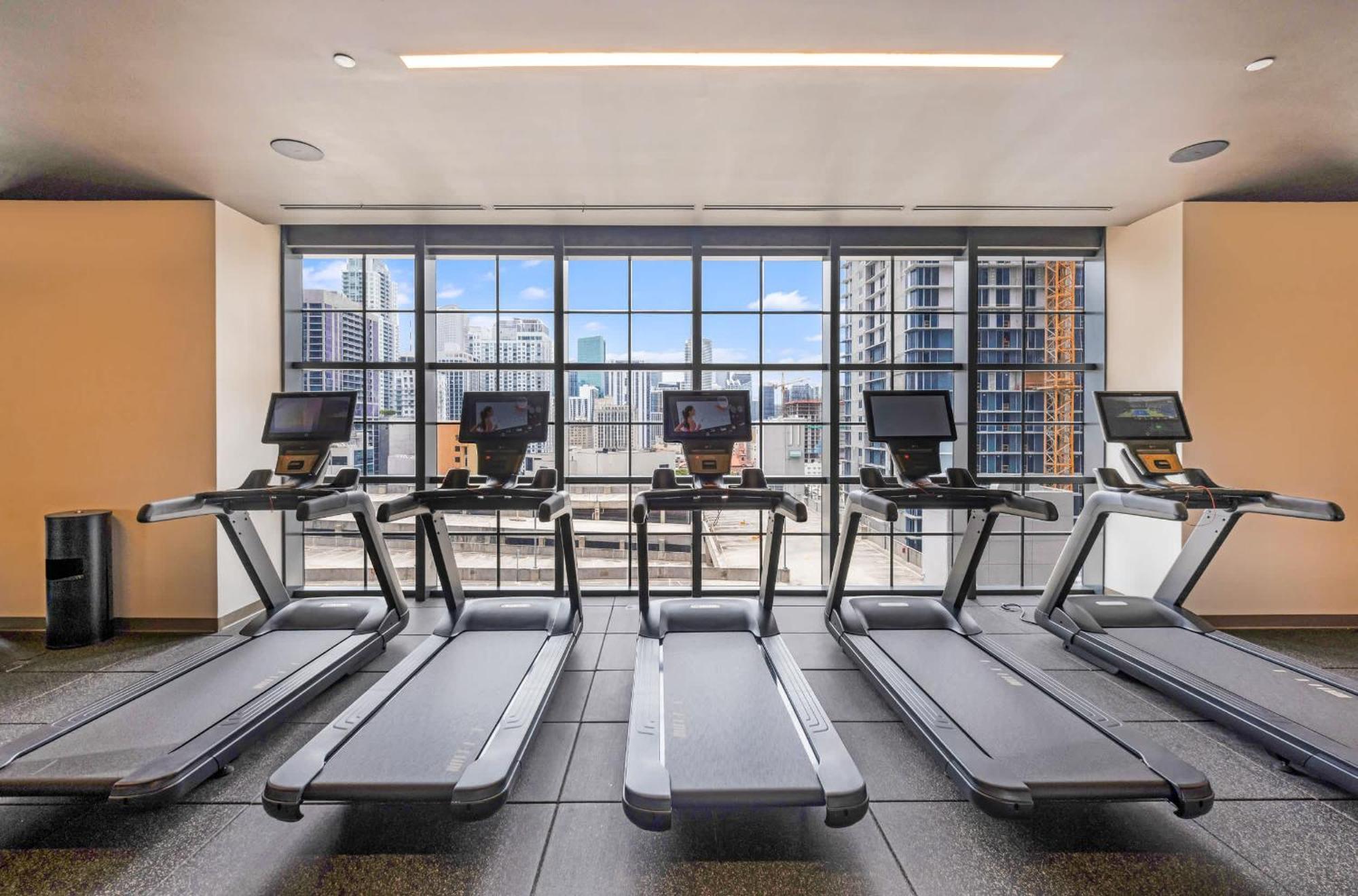 Apartamento Stylish Downtown 1 Bedroom With Skyline Vibes *