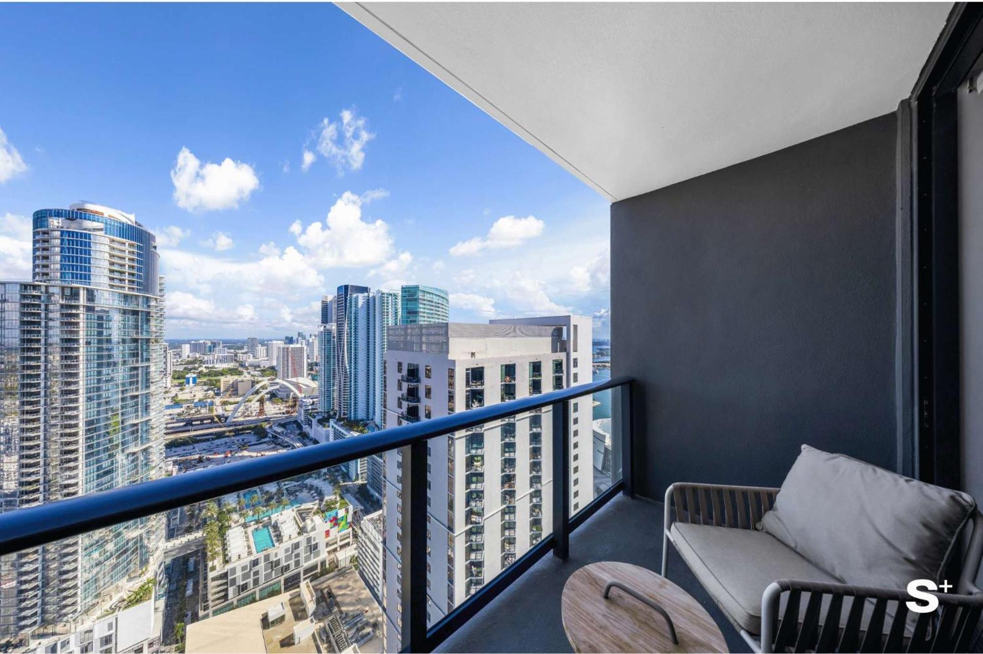 Stylish Downtown 1 Bedroom With Skyline Vibes Apartamento *