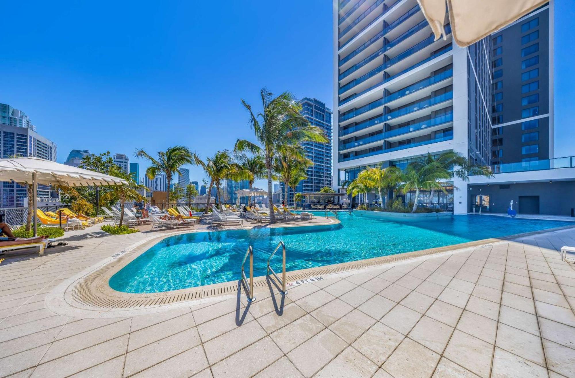 Stylish Downtown 1 Bedroom With Skyline Vibes Apartamento *